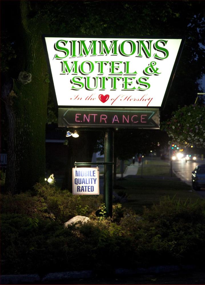 Simmons Motel and Suites
